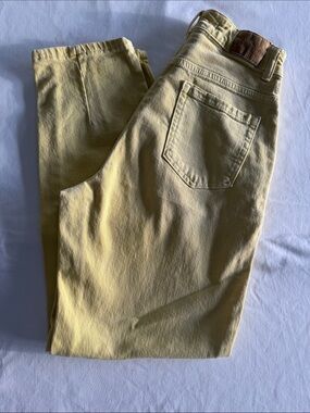 Q2 High Rise Women's Jeans in Pale Yellow